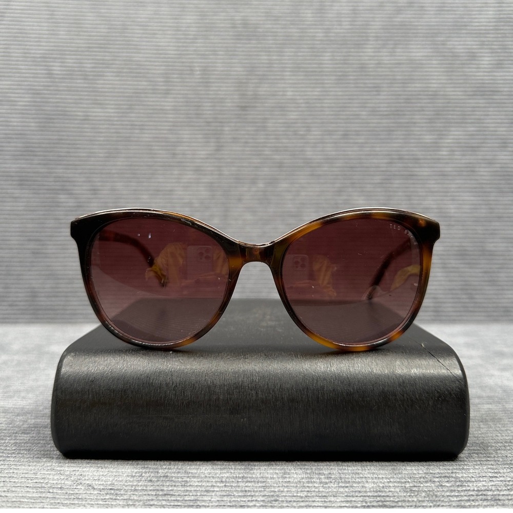 Ted Baker London TBW098 Tortoise Cat Eye Y2K Sunglasses‎ Brown Gradient Lenses
